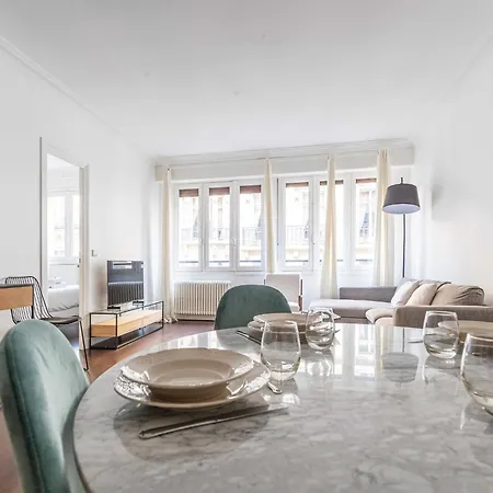 Charming 1 Bdr 2p Trocadero * Parigi